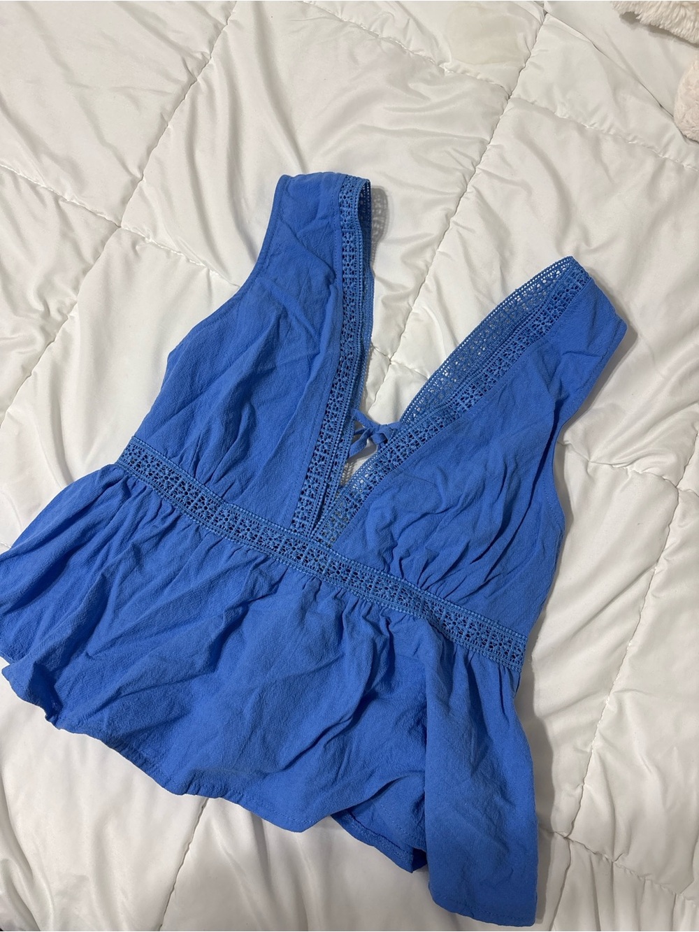 SHEIN Royal Blue V-Neck Lace Trim Peplum Camisole